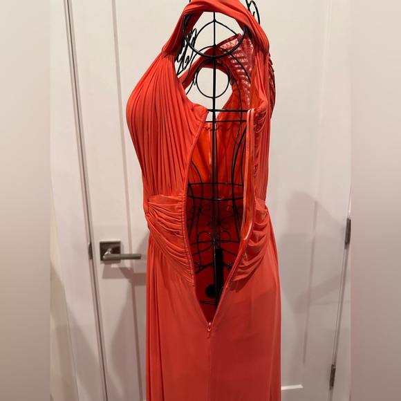 Front-ruched Coral color dress with an open back - Picture 6 of 15